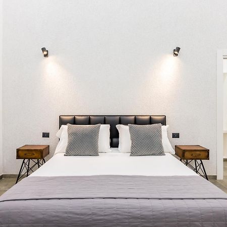 Palazzo Mormando - Industrial Apartment Наполи Екстериор снимка