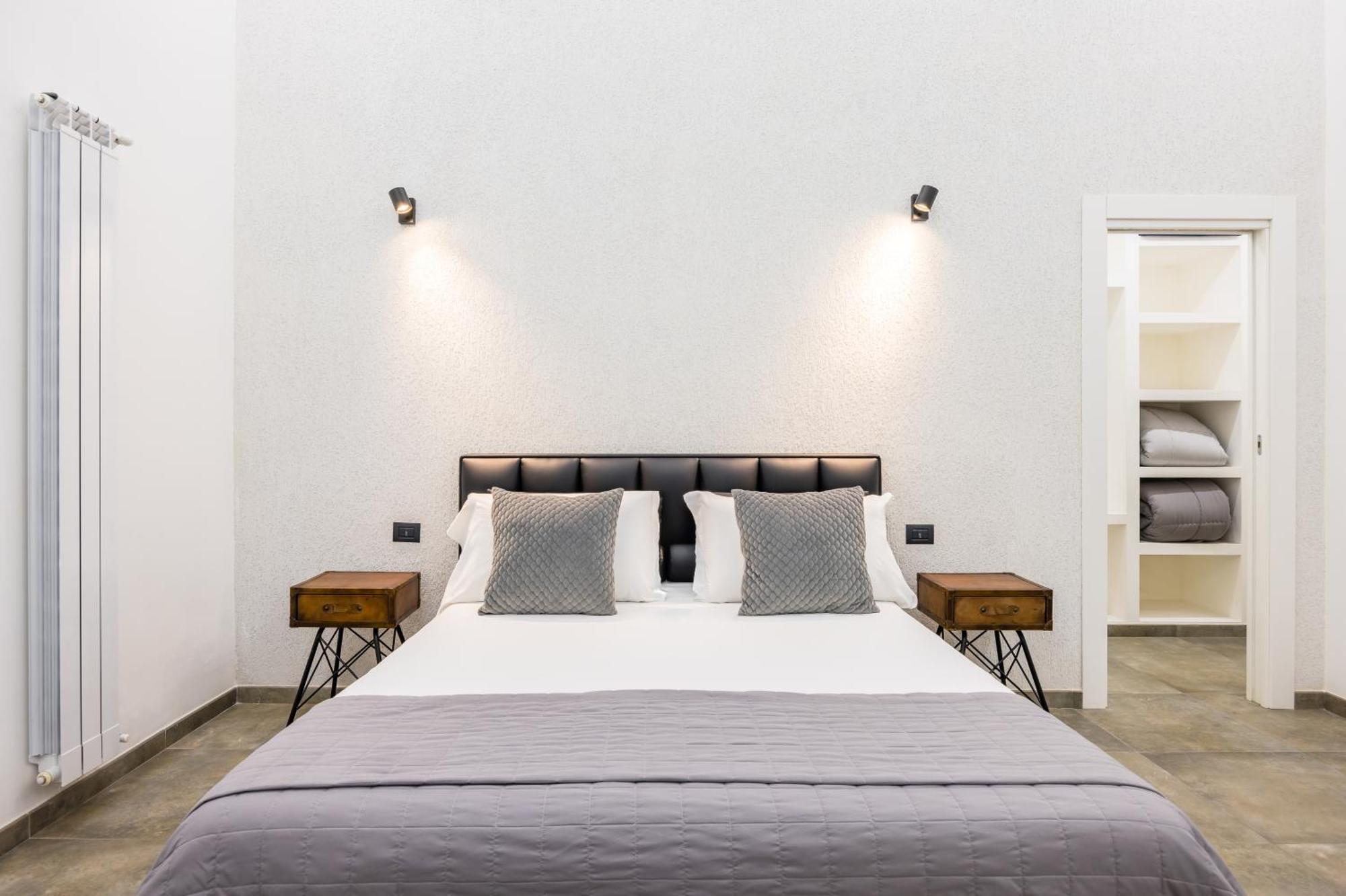 Palazzo Mormando - Industrial Apartment Наполи Екстериор снимка