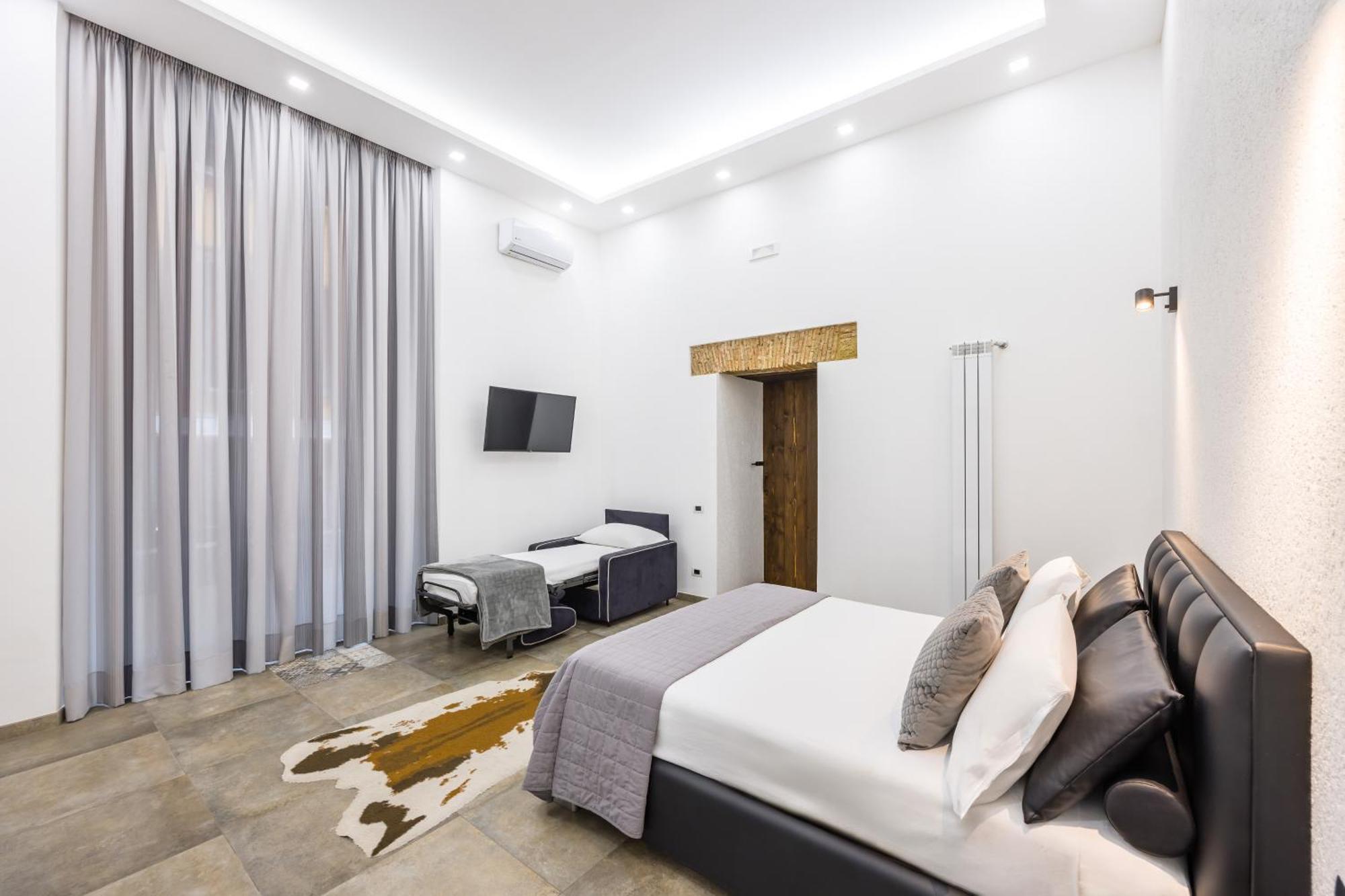 Palazzo Mormando - Industrial Apartment Наполи Екстериор снимка