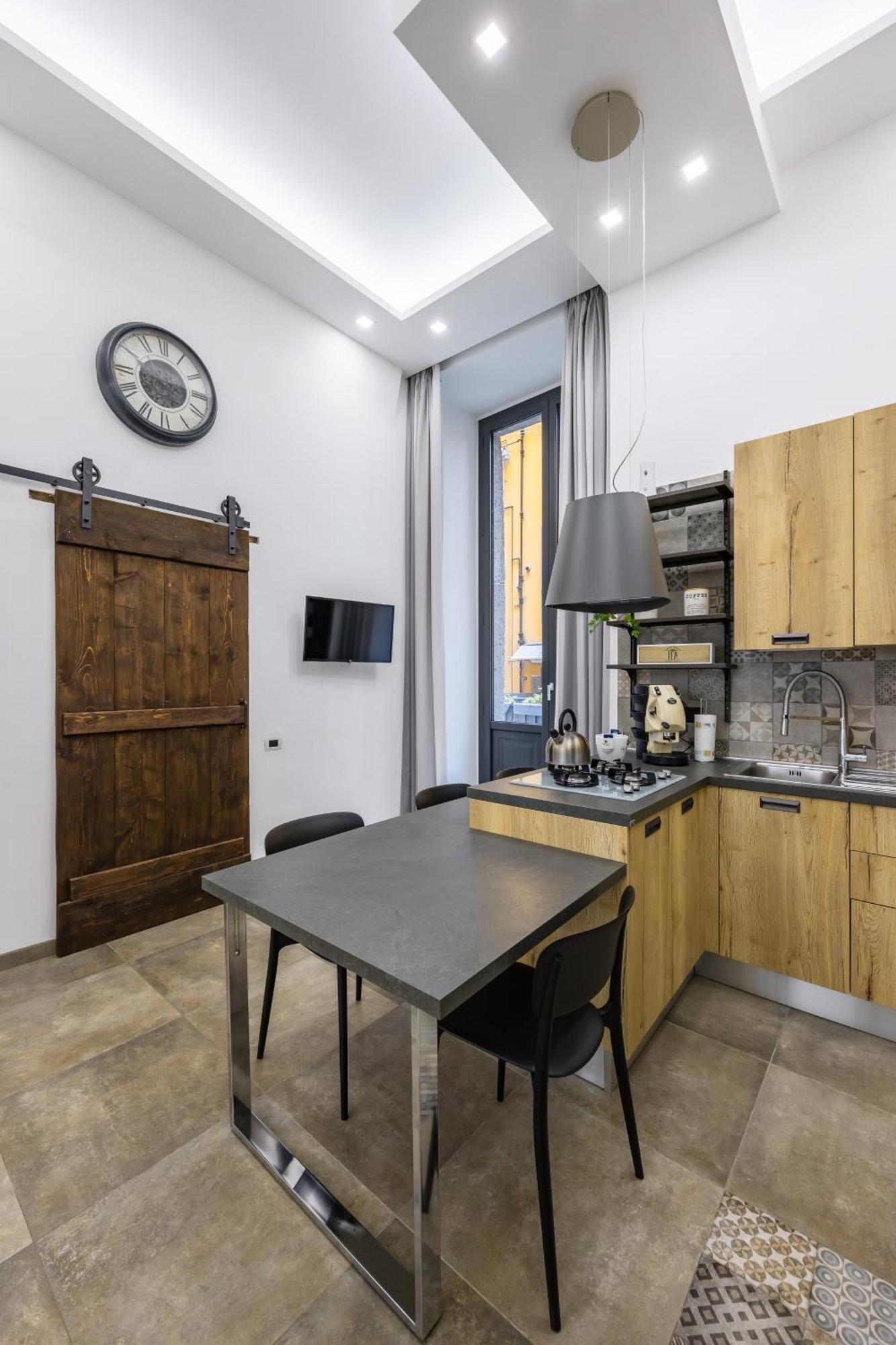 Palazzo Mormando - Industrial Apartment Наполи Екстериор снимка