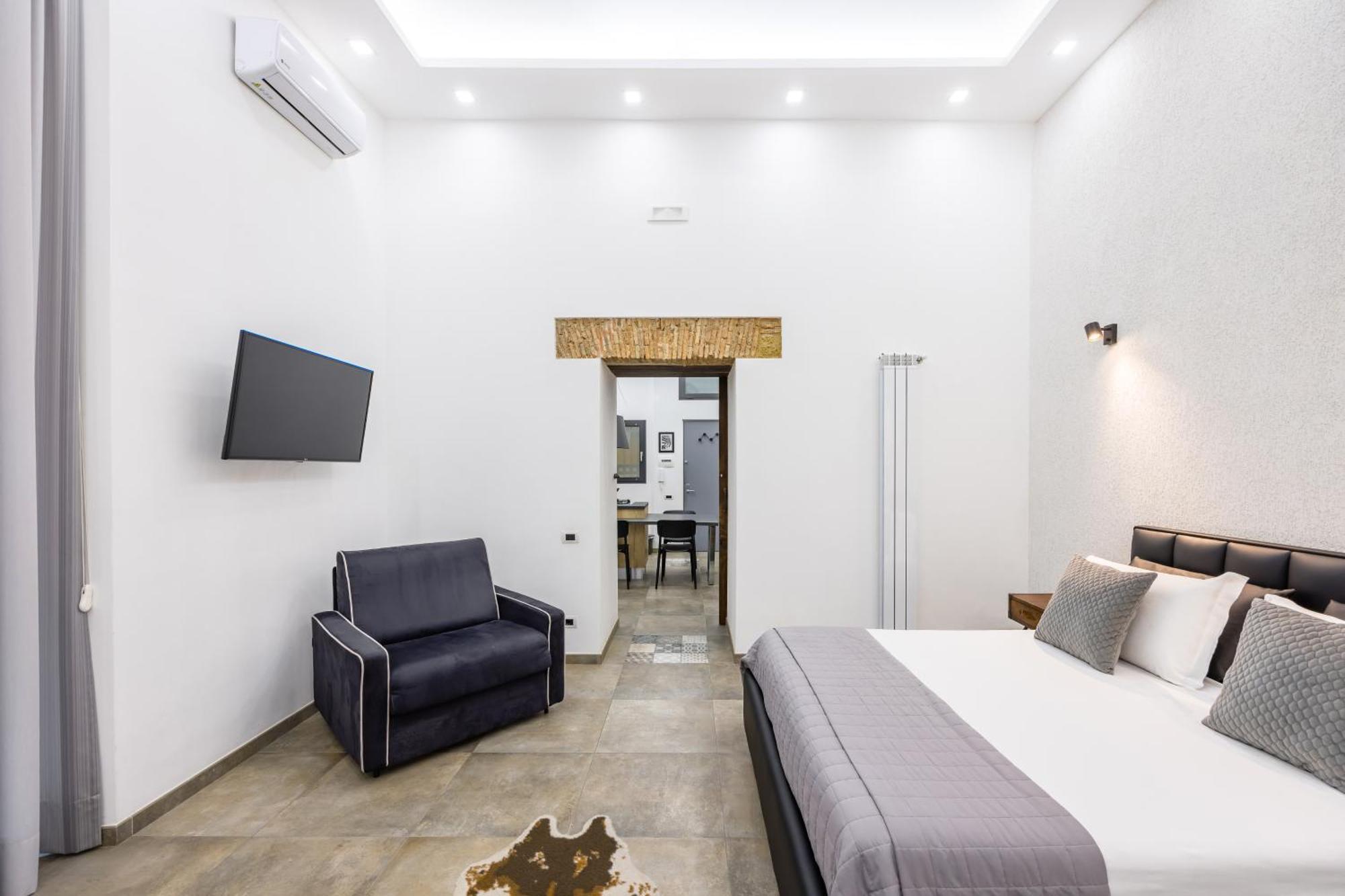 Palazzo Mormando - Industrial Apartment Наполи Екстериор снимка