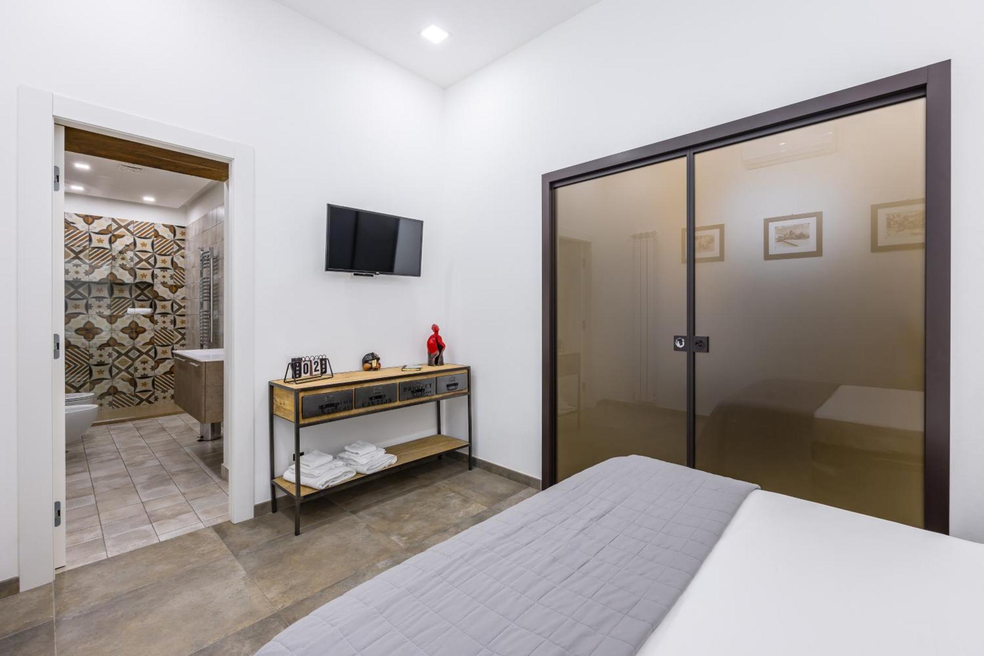 Palazzo Mormando - Industrial Apartment Наполи Екстериор снимка